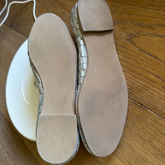 ALI MACGRAW Exxtra Flat In Silver - Picture 9 of 11